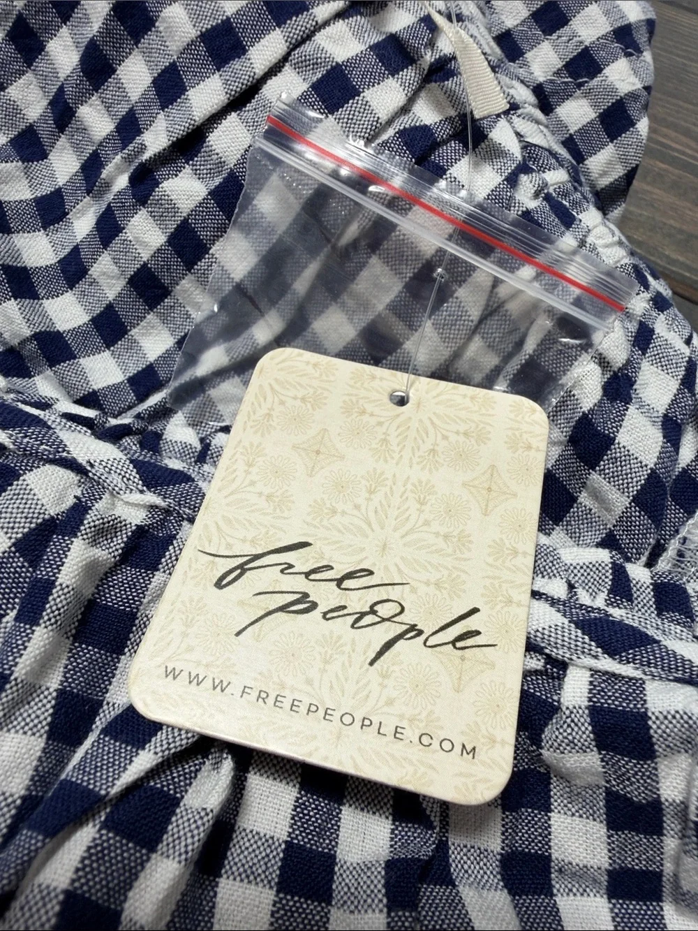 Farley Gingham Split V-Neck Short Sleeve Tunic - S